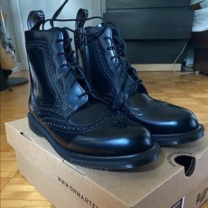 Delphine Dr Martens (BRAND NEW)